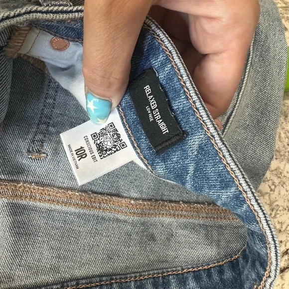 NWT relaxed straight low rise distressed jeans - Picture 4 of 7